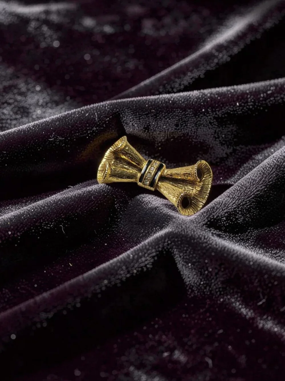 vintage gold tone & chrystals ribbon bow brooch.